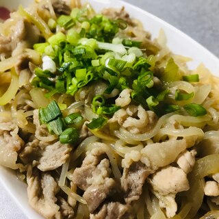 簡単ヘルシー！白滝と豚こま肉の中華炒め♫